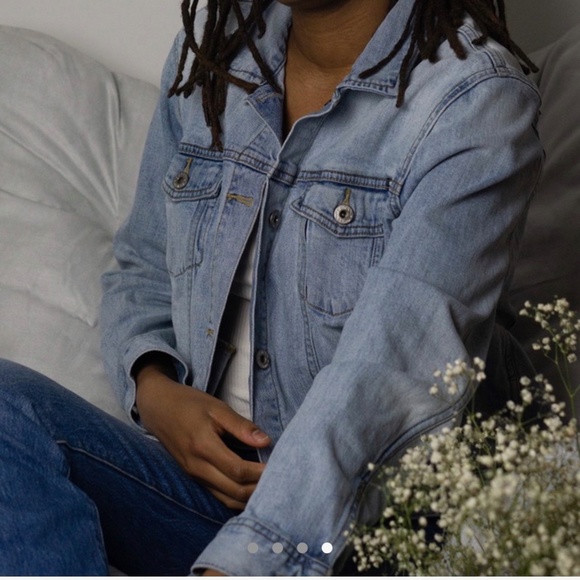 Levi's Light Wash Denim Jacket - Picture 3 of 8